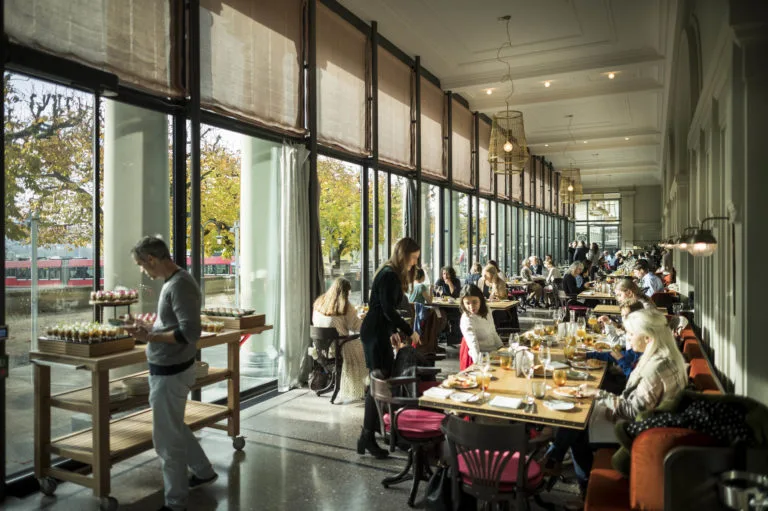 191124 casino blunch 256 2 768x511