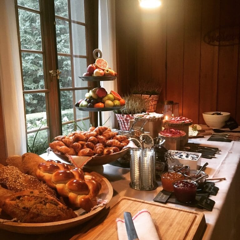 ZUM KUSS Brunch Buffet II 768x769