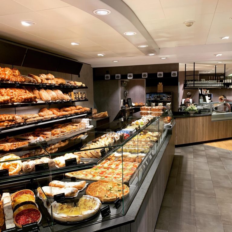 Ueli der Beck D50B3729 2AD9 4FBD 82B9 3C378F2F6770 768x768