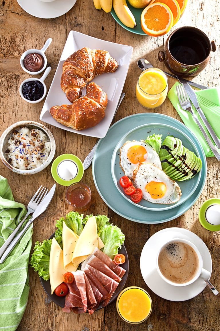 Muttertagsbrunch Fruehstueckstisch 104314211 XL 768x1152