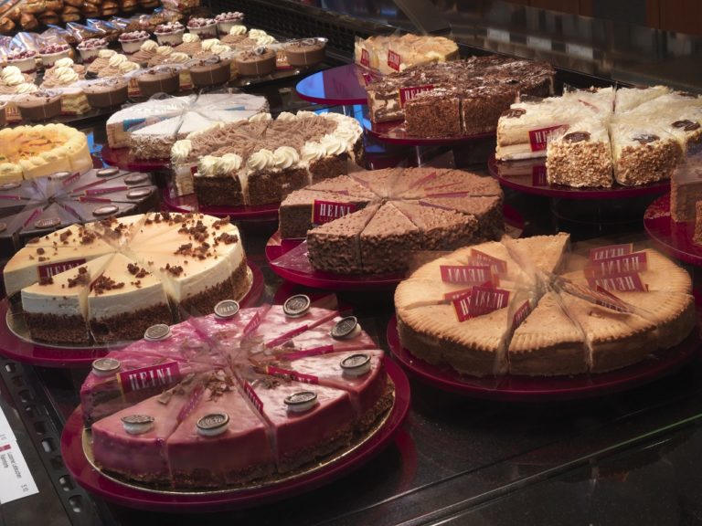 Heini Conditorei am Bahnhofplatz - zentral gelegen heini torten 2 1 768x576