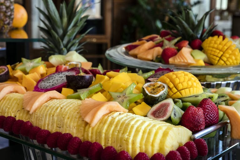Muttertagsbrunch rmp 358 brunch fruits platej 768x512