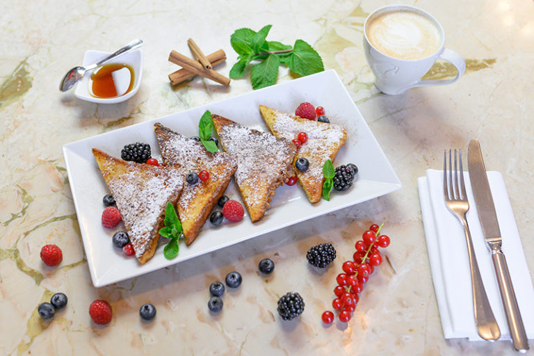 Café Bar ODEON Odeon Food FredTschanzAG Fuehstueck FrenchToast 01 768x512