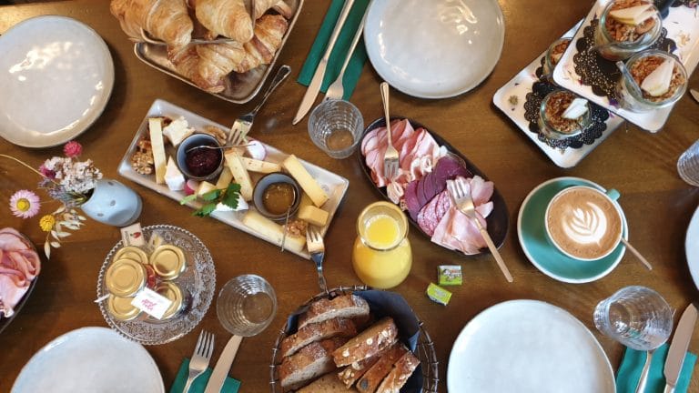 Frühstück unter der Woche in St. Gallen brunch tisch 768x432