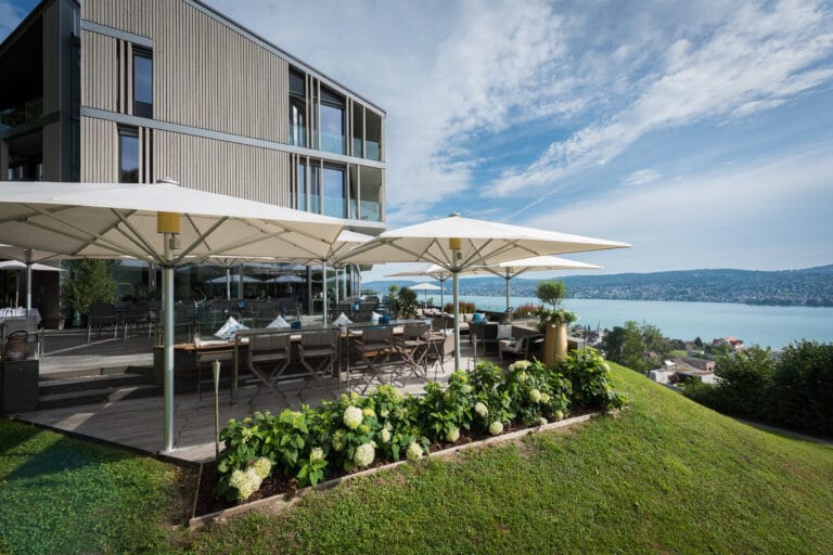 Muttertagsbrunch Belvoir Restaurant Grill Sonnenterrasse Infinity Lounge Seesicht 768x512