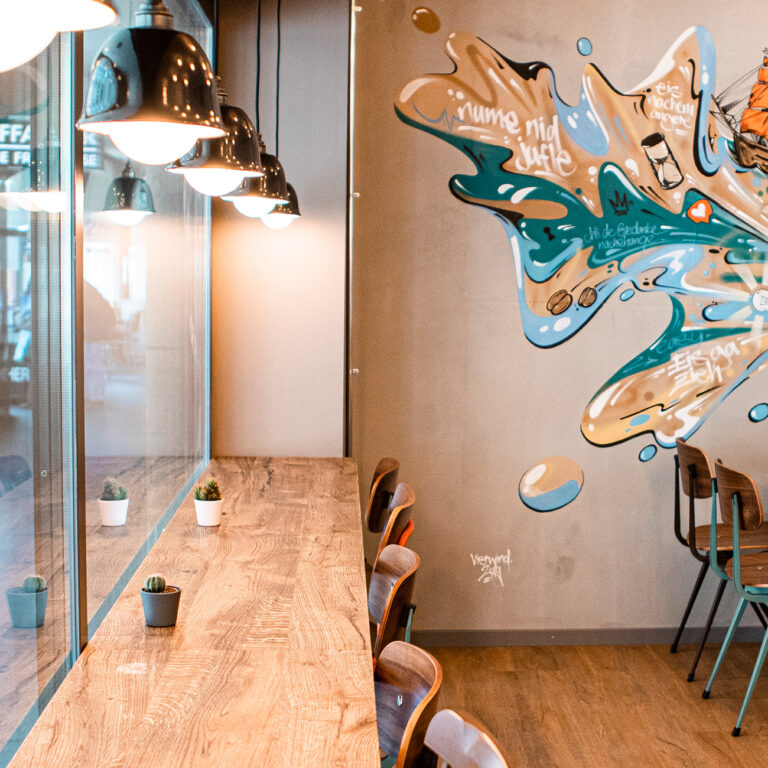 Kaffeehaus Max interior fensterfront 1 768x768