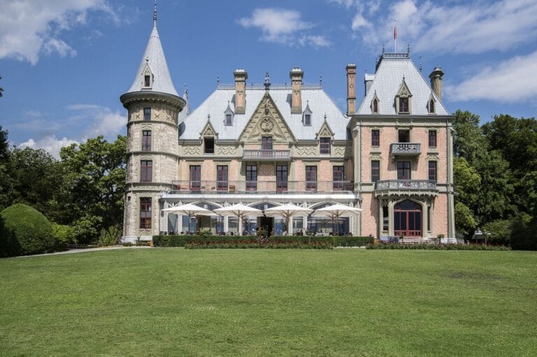 Seiten 2019 07 Schloss 3 Kopie 768x511