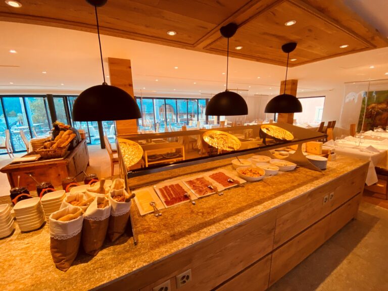 Albana Hotel & Suites Silvaplana SA Frühstücks Büffet Komprimiert  768x576