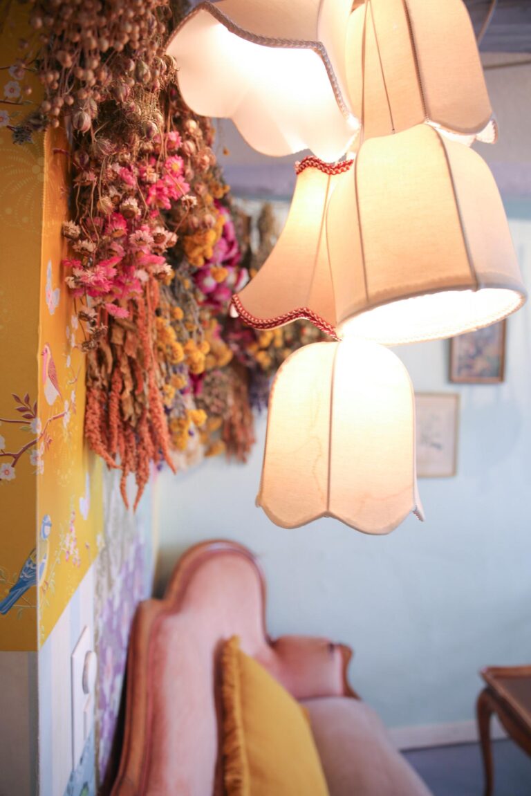 Frau Meise WhatsApp Image 2021 04 14 at 16.10.18 768x1151