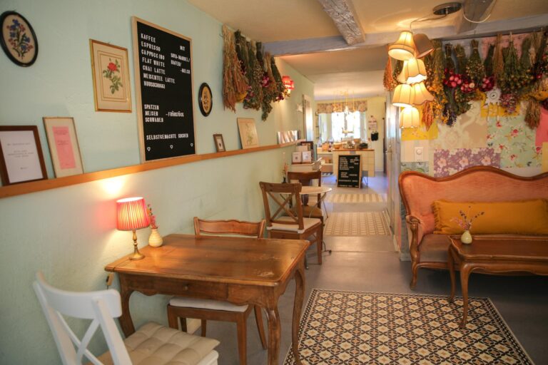 Frau Meise WhatsApp Image 2021 04 14 at 16.10.32 768x512