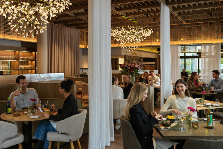 aigu Restaurant & Bar PH 0434 768x513