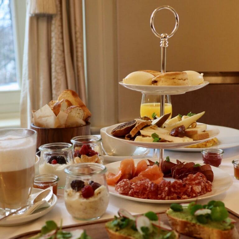 Standort Belvoirpark Brunch Etagere2 768x768