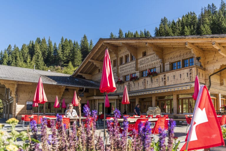 Seiten Berghaus Elsigenalp Quelle Travelita.ch  768x512