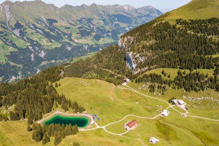 Elsigenalp mit Brandsee 768x511