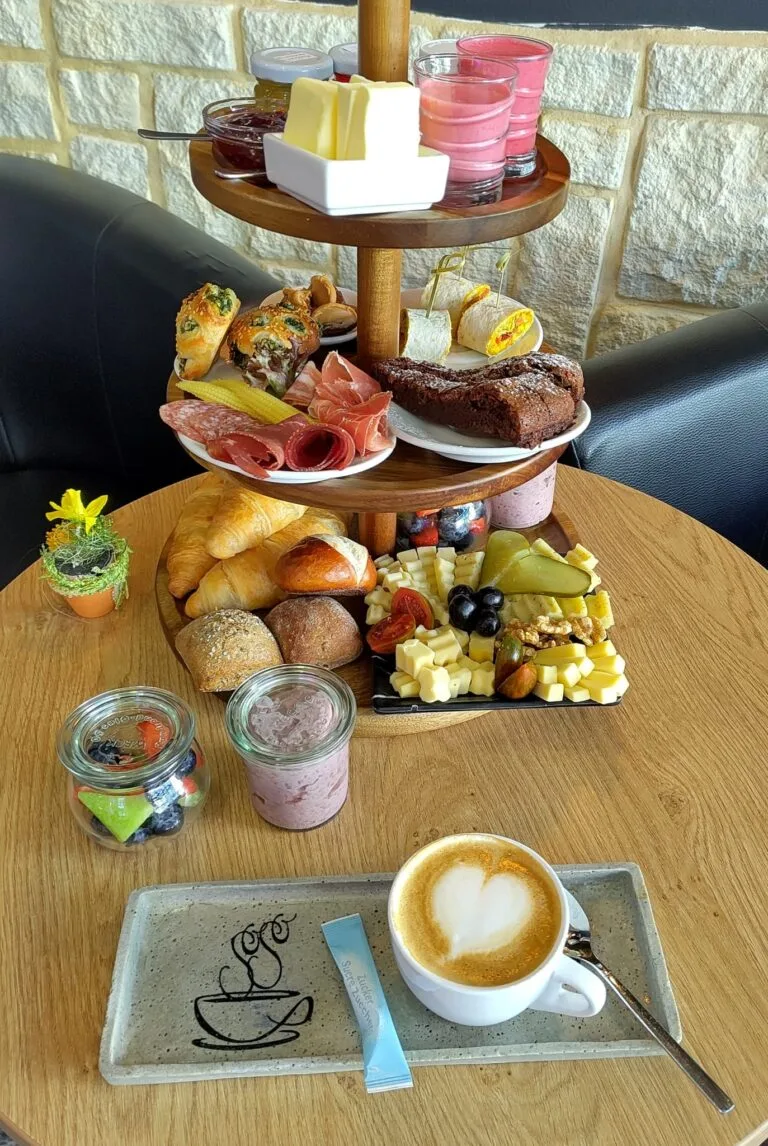 brunch etagere 768x1146