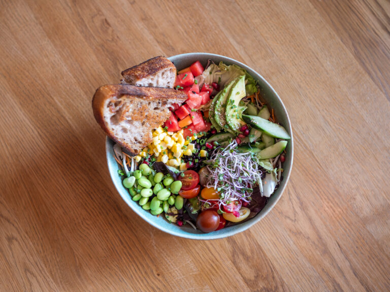 Café Malea Buddha Bowl oben 768x576