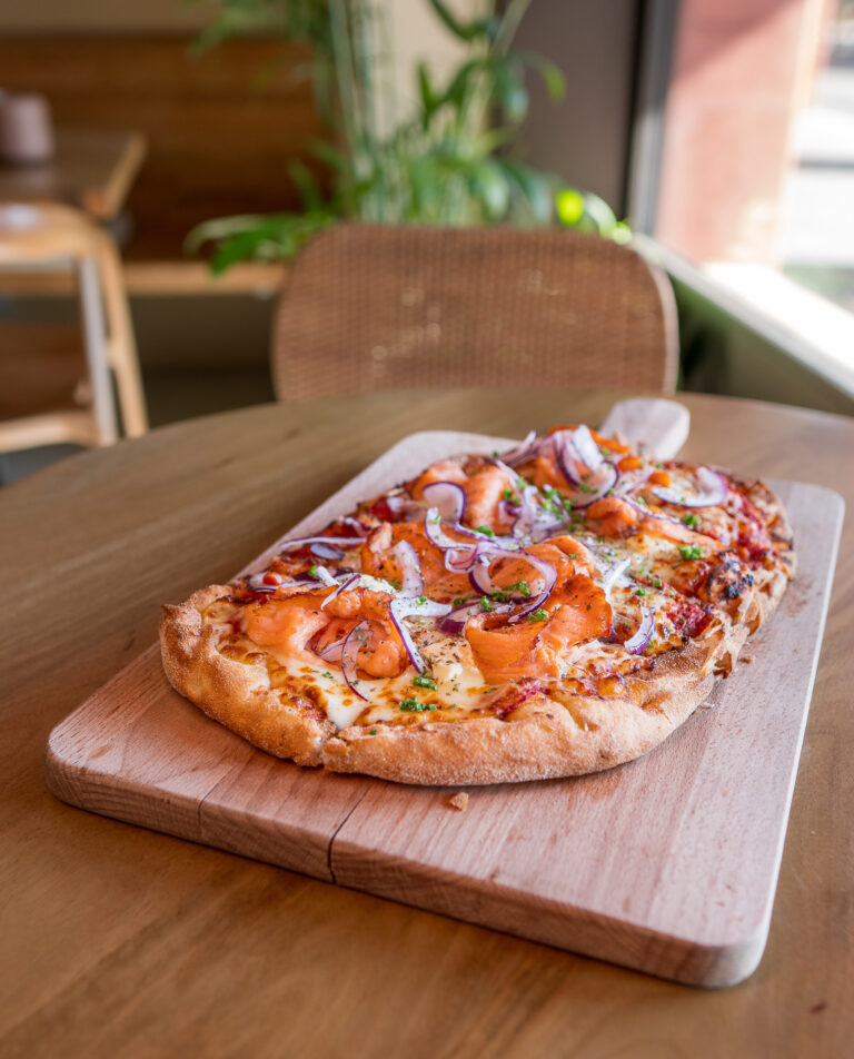 Café Malea Pinsa Salmon hoch 768x952