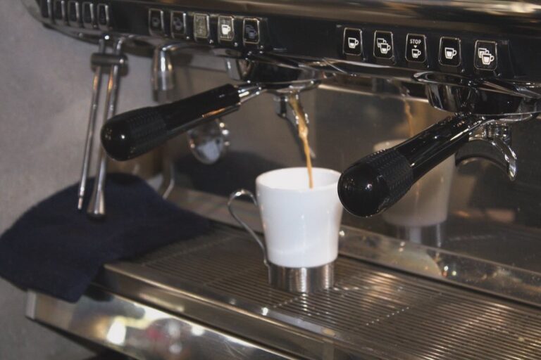 Landcafé 27EE4360 3353 4D4D 829C 71B4F6EE55EE 768x512