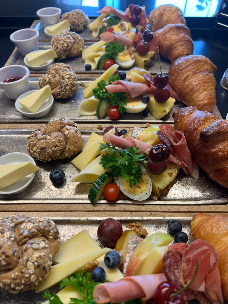 Landcafé c3a2761d 11c8 4734 ab5c d946265d16e2 768x1024