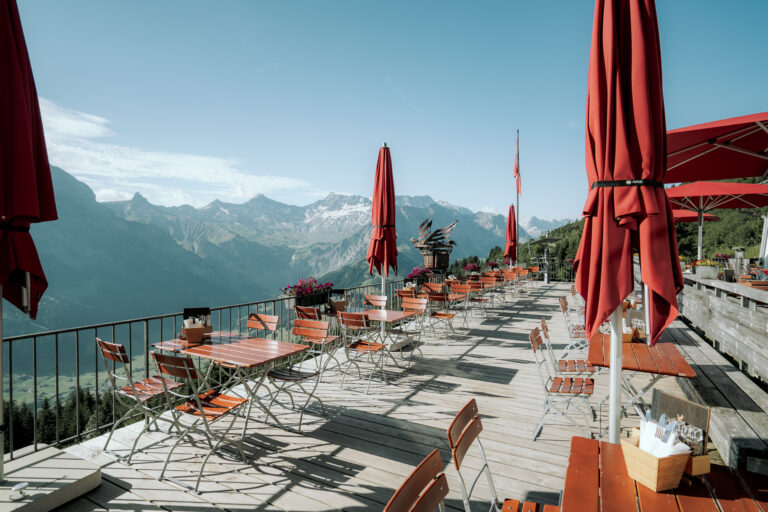 Aussenterrasse Bergrestaurant Tschentenalp Aussenterrasse Bergrestaurant Tschentenalp
