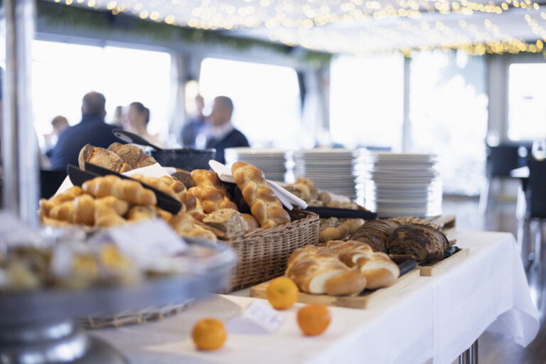 Zugersee Schifffahrt Zugerschifffahrt Samichlausbrunch 011 768x512