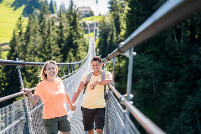 374 Meter langer Skywalk direkt bei der Bergstation