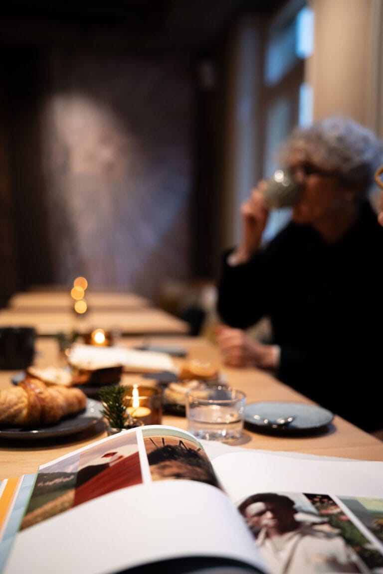 09D6EBB8 18CB 4B2C 86FB 12FBC435DEF4 768x1152