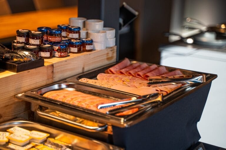 Muttertags-Brunch@Home Artist 1 buffet 768x509