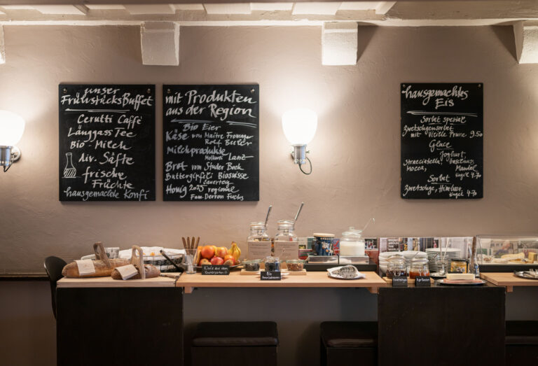 Hotel Baseltor Solothurn Fruehstueck 2©Simon von Gunten 768x523