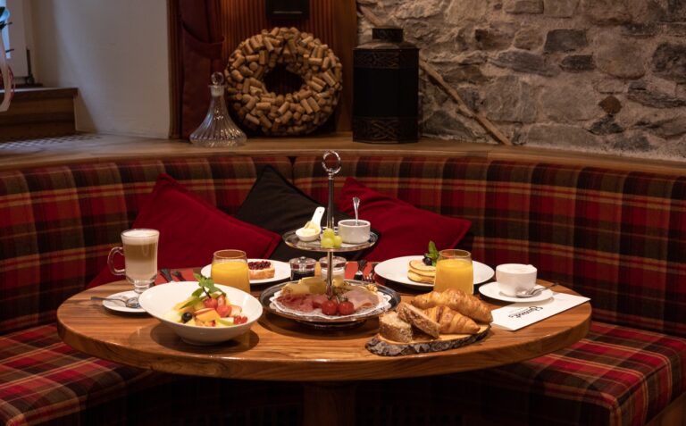 Edward's Bar-Café MR Culinary EdwardsBar Breakfast ByMaudDevaud 2741 768x477